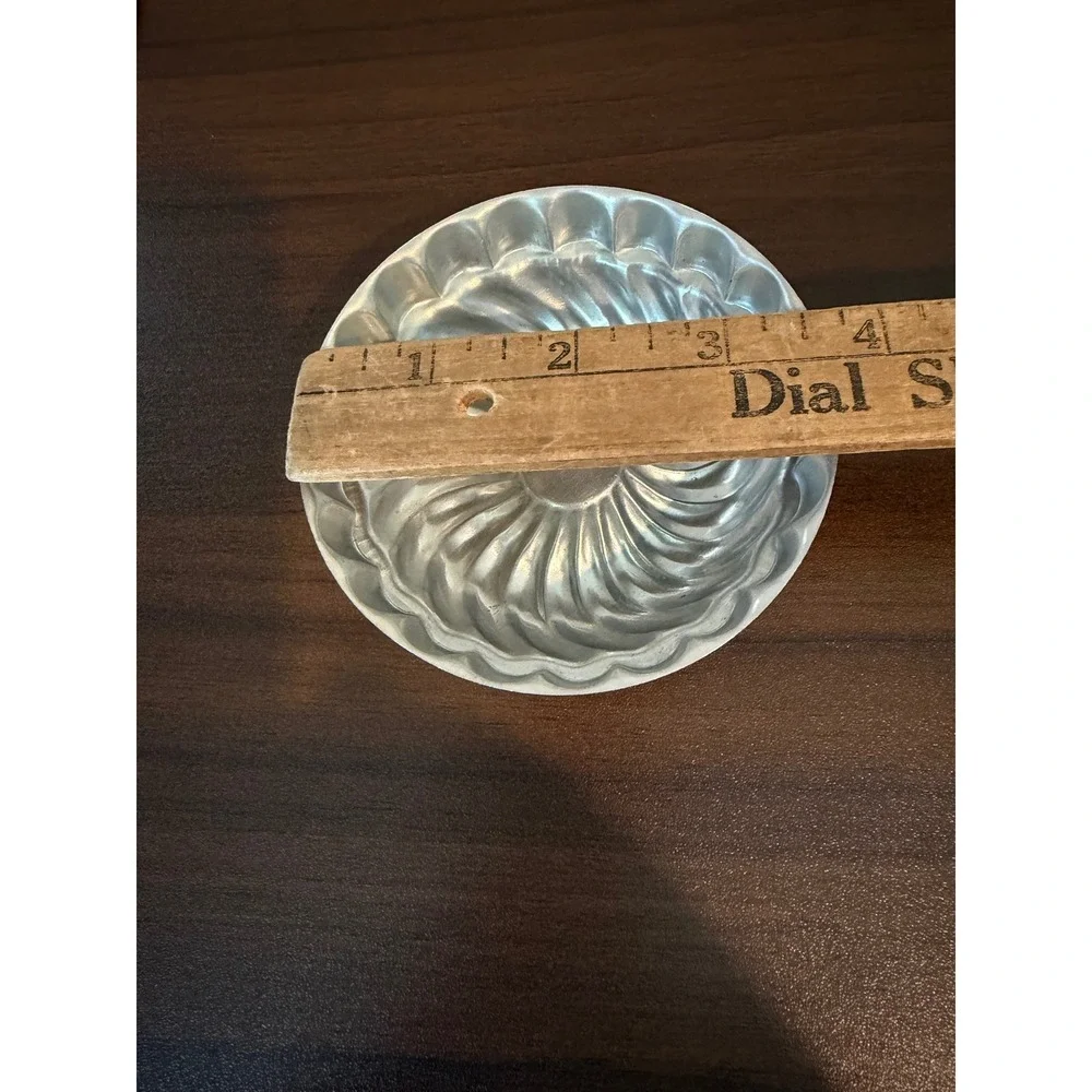 Vintage Aluminum Individual Tart Gelatin Molds Fluted Swirl Set of 5 Silver